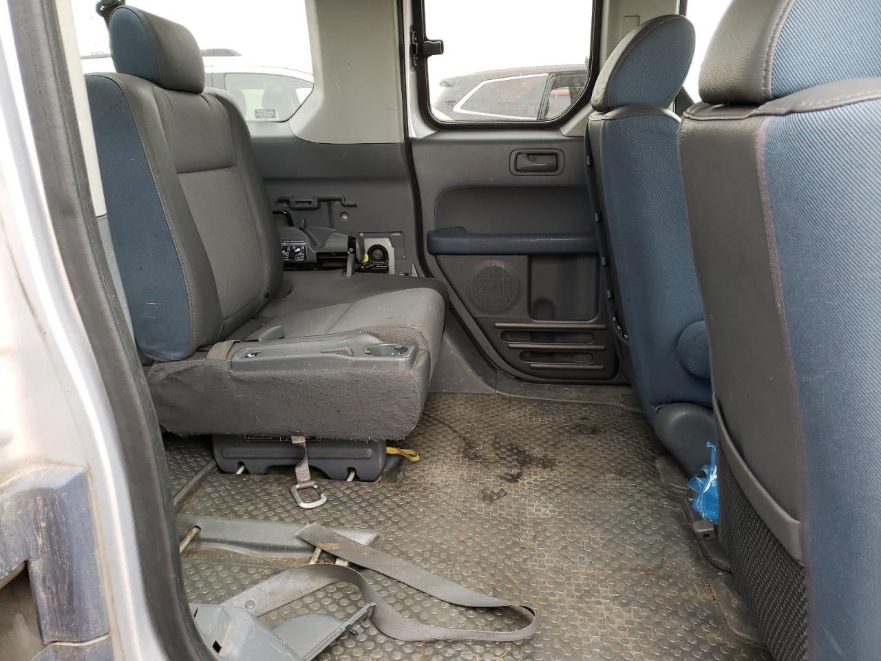Photo 6 from auction – 2005 HONDA ELEMENT EX with VIN 5J6YH28695L030095