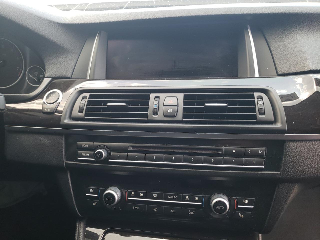 Photo 9 from auction – 2015 BMW 528 I with VIN WBA5A5C50FD517563