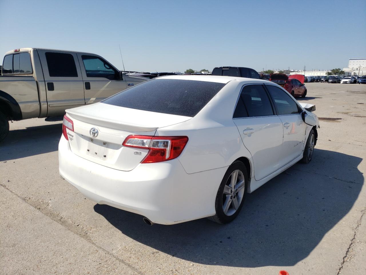Photo 4 from auction – 2014 TOYOTA CAMRY L with VIN 4T1BF1FKXEU835265