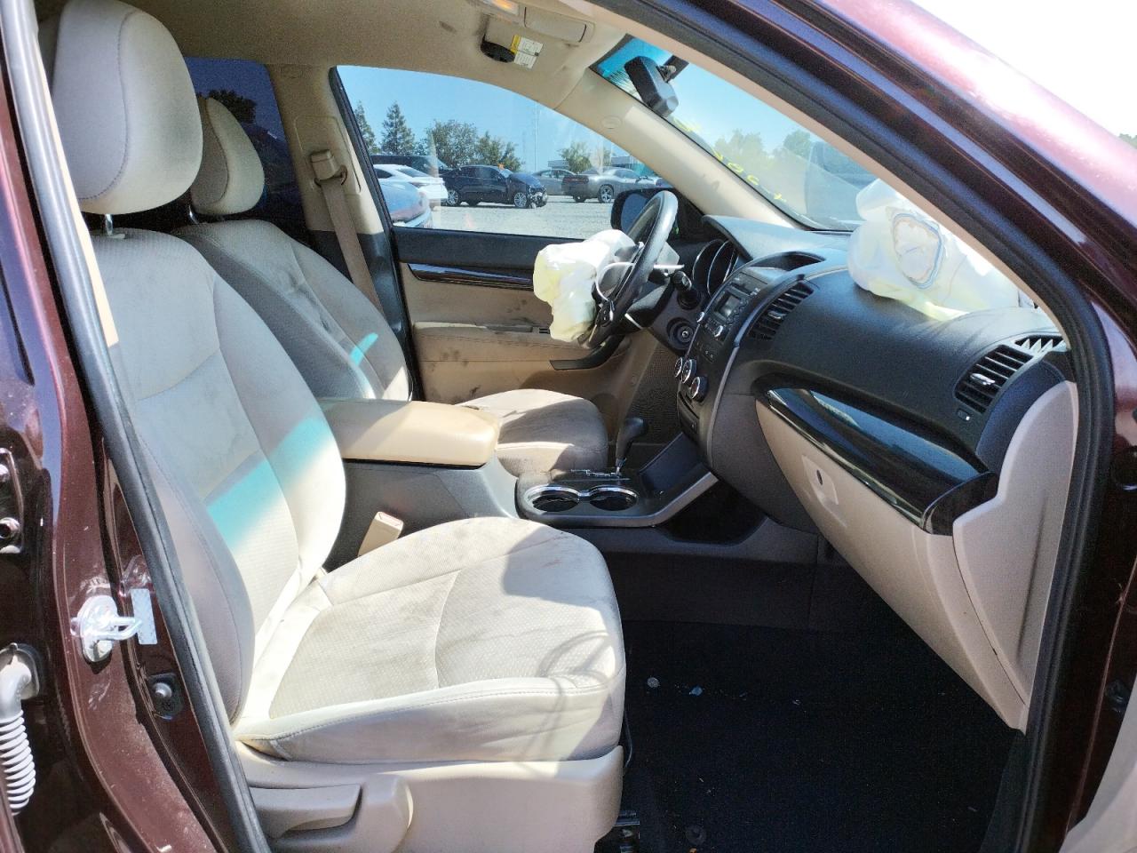 Photo 5 from auction – 2011 KIA SORENTO BA with VIN 5XYKT4A17BG052172