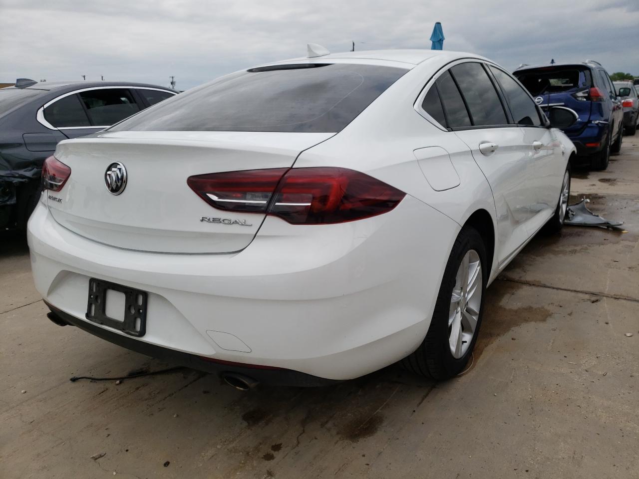 Photo 4 from auction – 2018 BUICK REGAL PREF with VIN W04GL6SX2J1127941