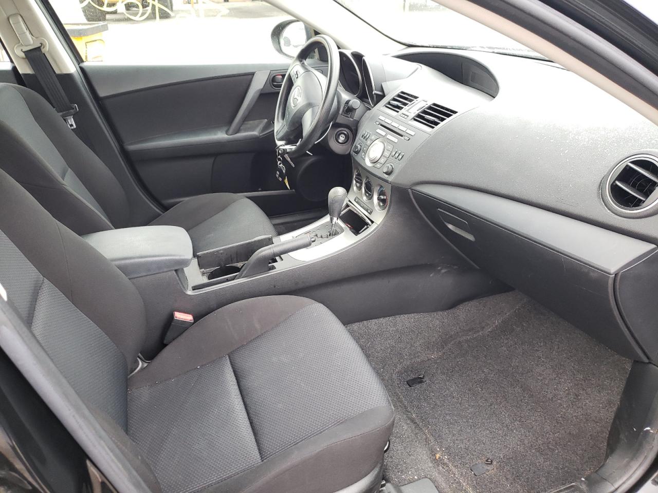 Photo 5 from auction – 2011 MAZDA 3 I with VIN JM1BL1UF8B1470164