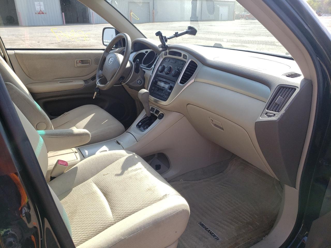 Photo 5 from auction – 2005 TOYOTA HIGHLANDER with VIN JTEDD21A450115440