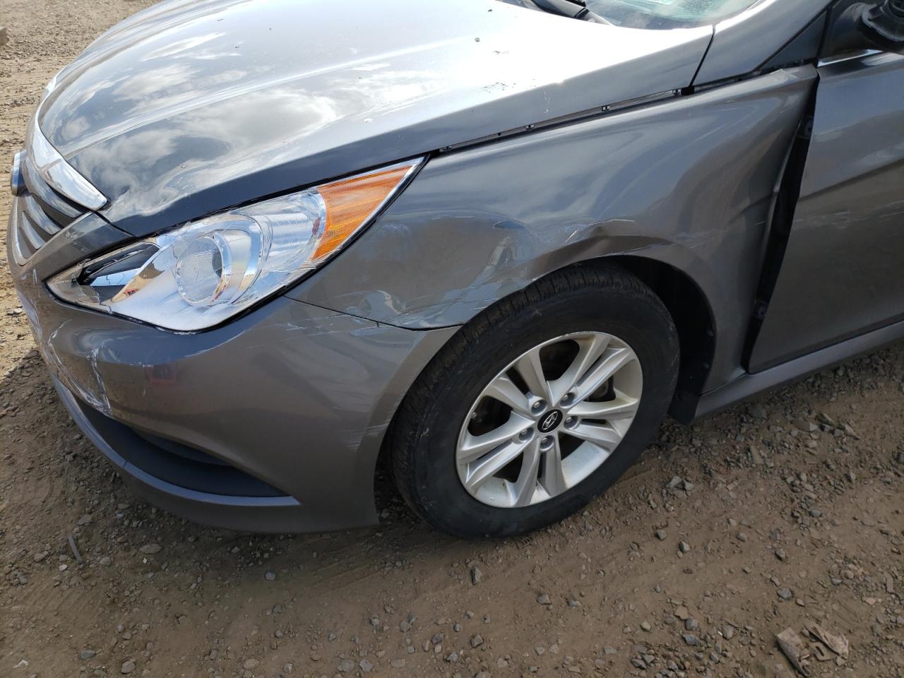 Photo 9 from auction – 2014 HYUNDAI SONATA GLS with VIN 5NPEB4AC1EH821683