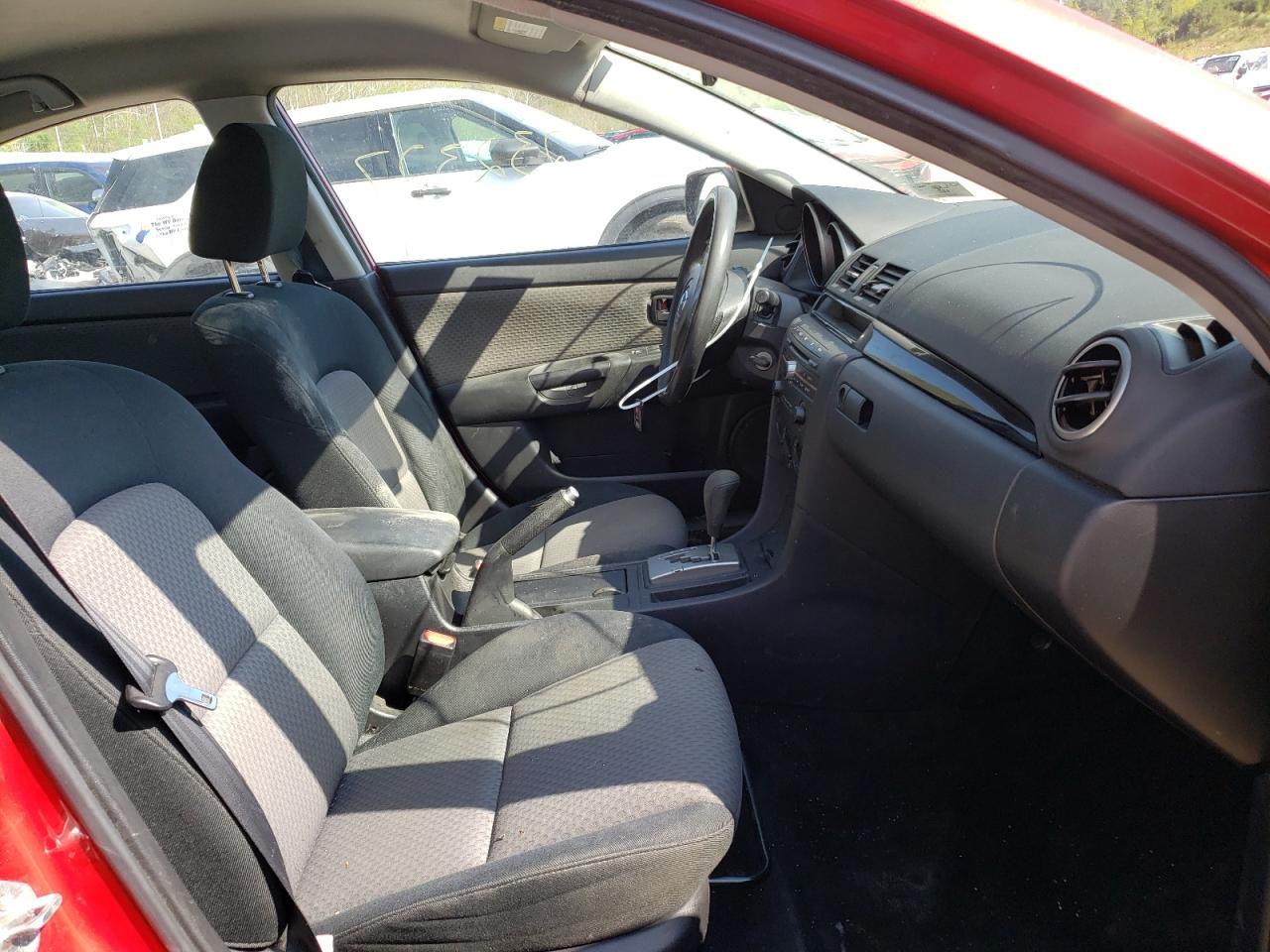 Photo 5 from auction – 2006 MAZDA 3 I with VIN JM1BK12F361414886