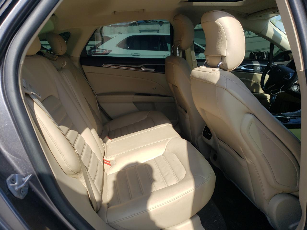 Photo 6 from auction – 2014 FORD FUSION SE with VIN 3FA6P0H90ER114912
