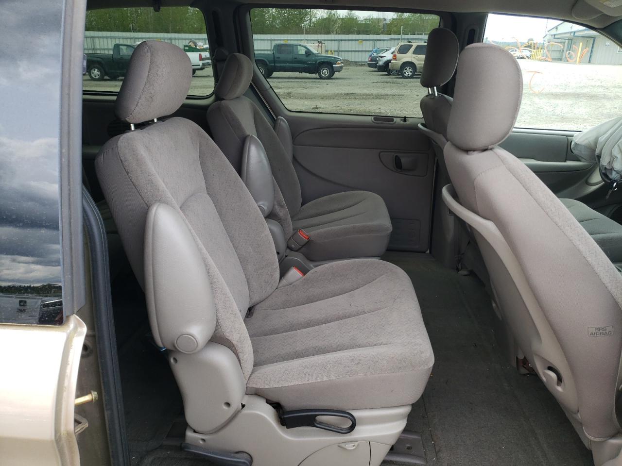 Photo 6 from auction – 2002 DODGE GRAND CARA with VIN 2B8GP74L72R628763