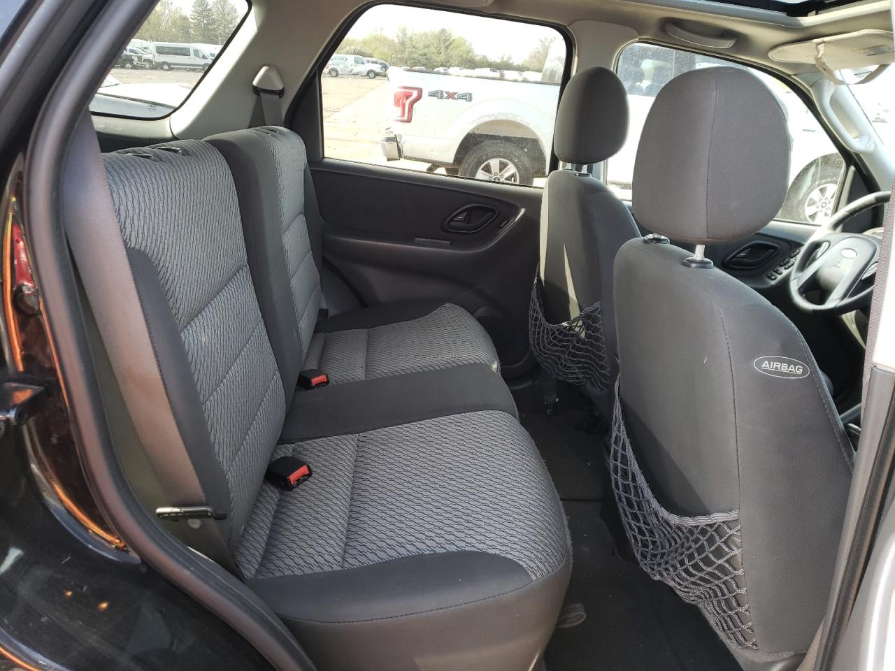 Photo 6 from auction – 2004 FORD ESCAPE XLT with VIN 1FMCU93134DA14365