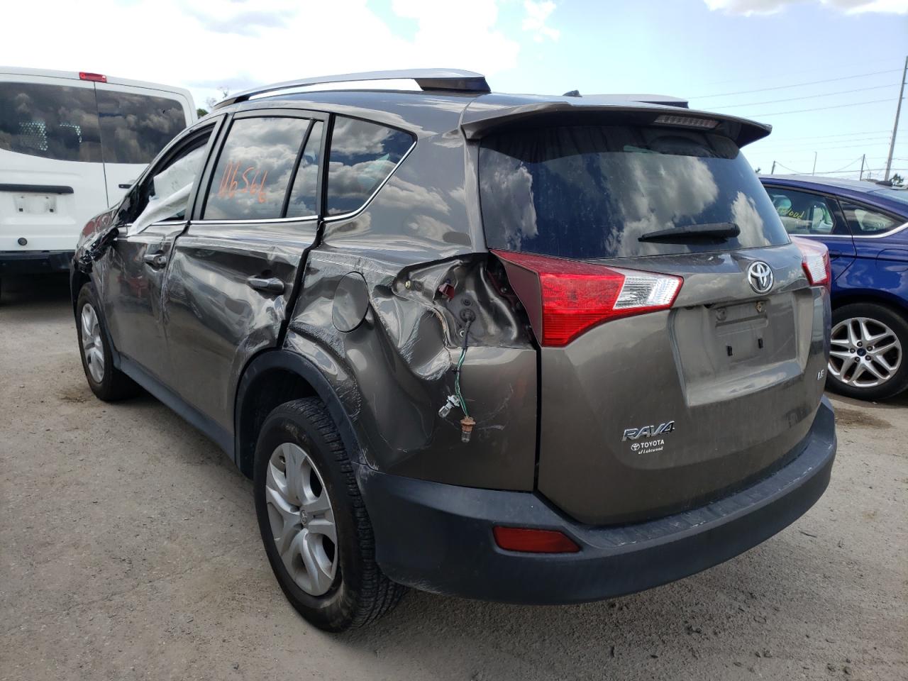 Photo 3 from auction – 2015 TOYOTA RAV4 LE with VIN JTMZFREV7FD054816
