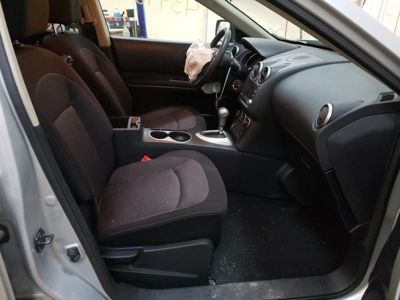 Photo 5 from auction – 2011 NISSAN ROGUE S with VIN JN8AS5MV0BW293453