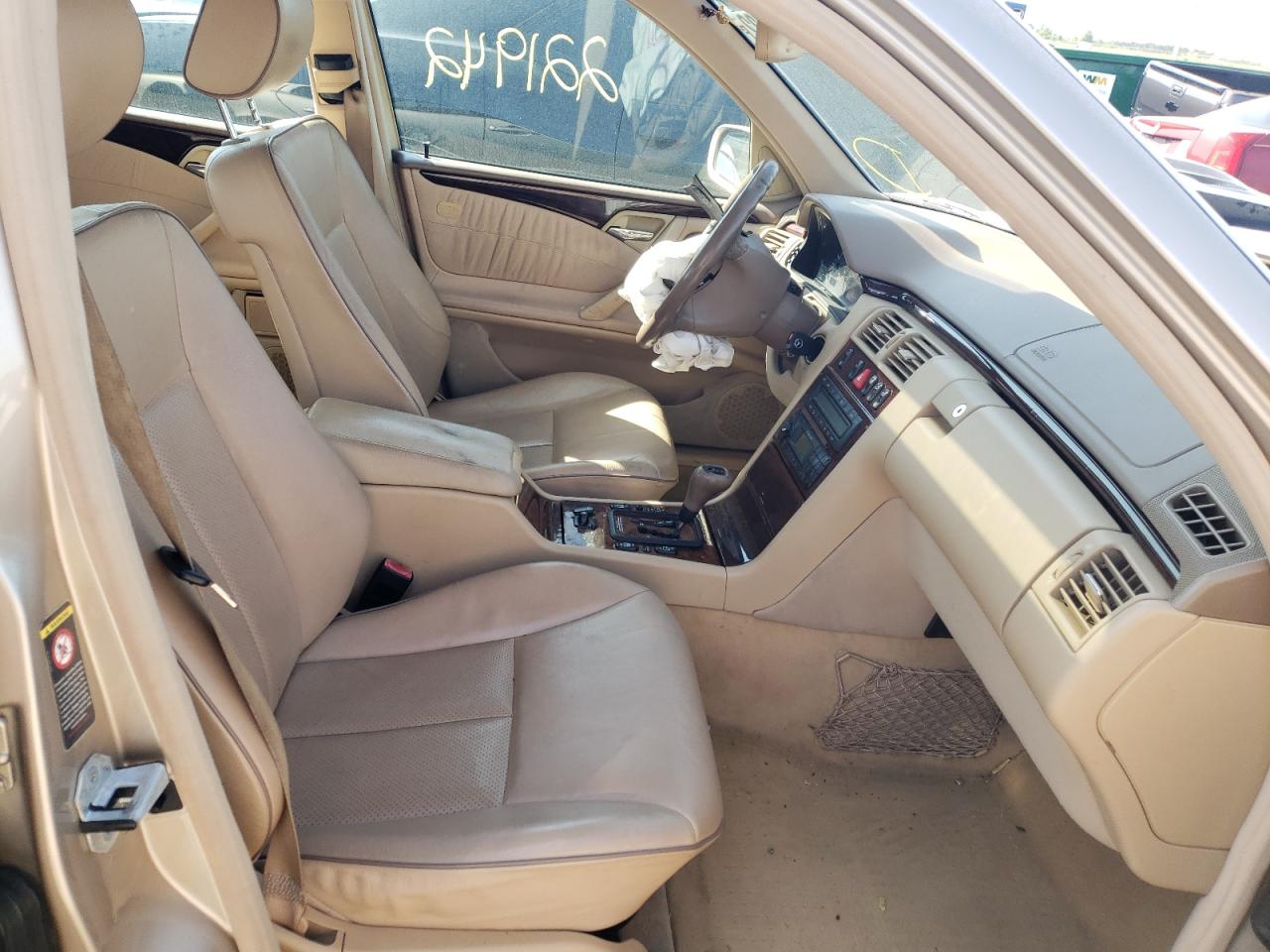 Photo 5 from auction – 2000 MERCEDES-BENZ E 320 with VIN WDBJF65J0YB050211