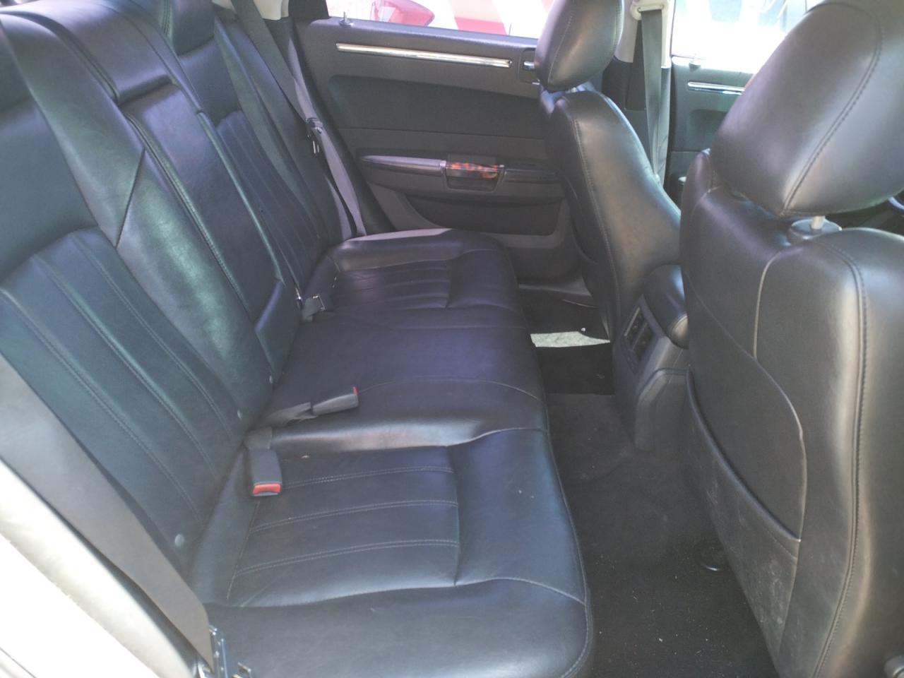 Photo 6 from auction – 2008 CHRYSLER 300C with VIN 2C3KA63H68H217140