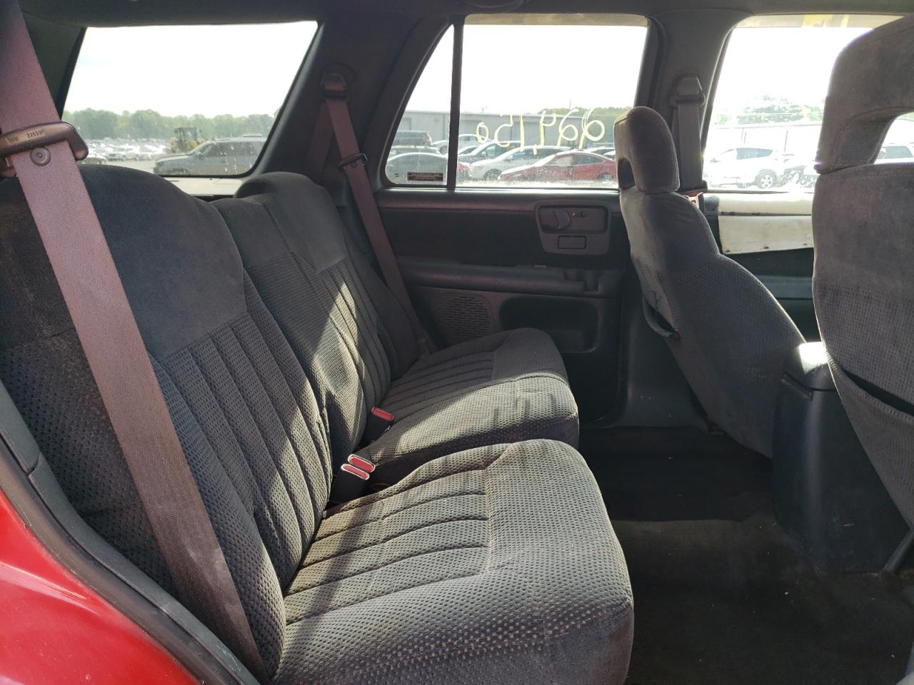 Photo 6 from auction – 1995 CHEVROLET BLAZER with VIN 1GNCS13W3S2155735