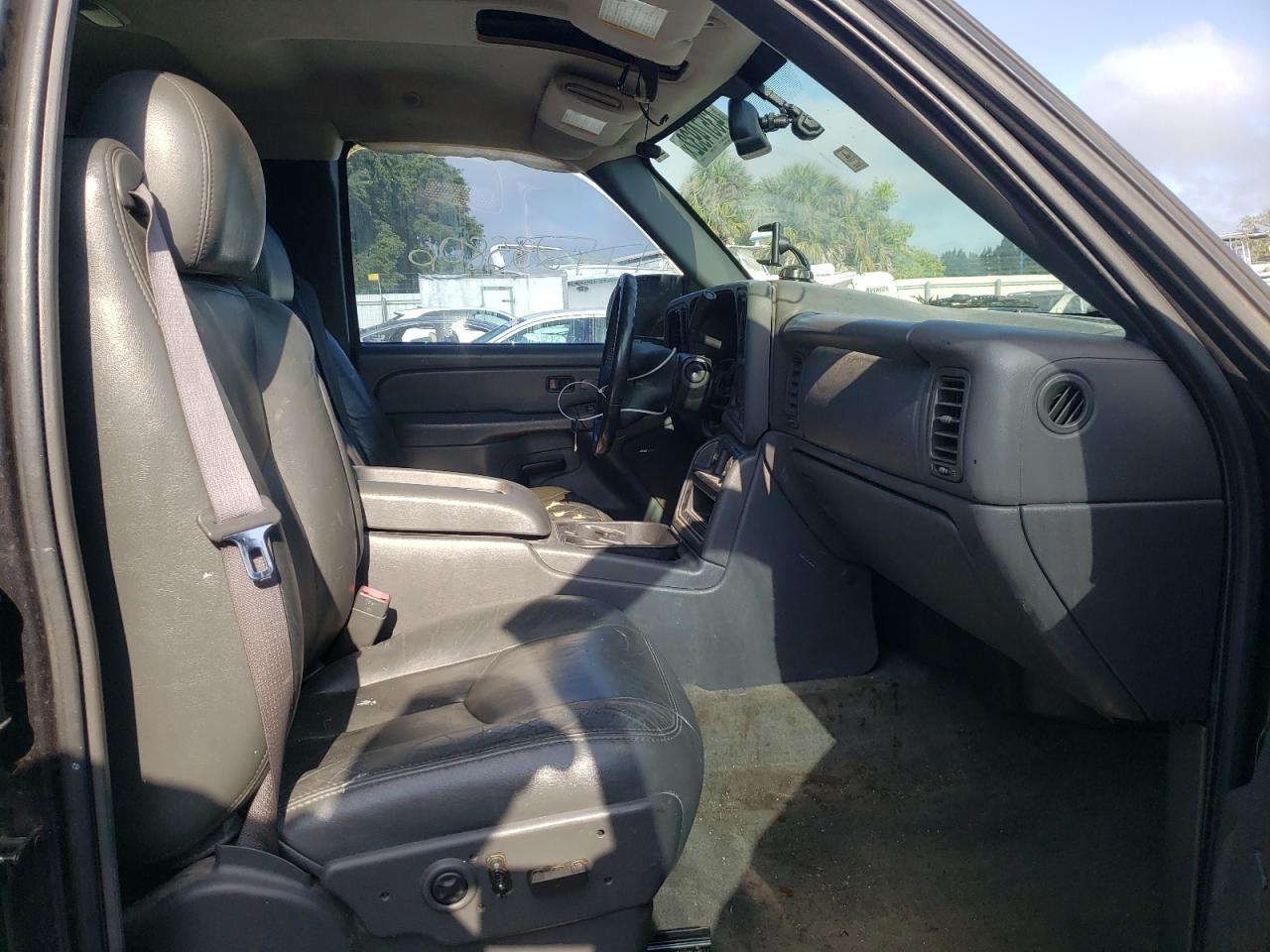 Photo 5 from auction – 2004 CHEVROLET SILVERADO with VIN 1GCEK19T34E130222