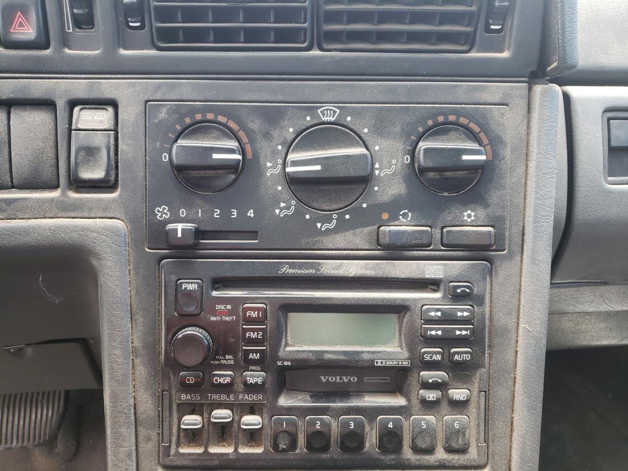 Photo 9 from auction – 1996 VOLVO 850 BASE with VIN YV1LW5558T2244012