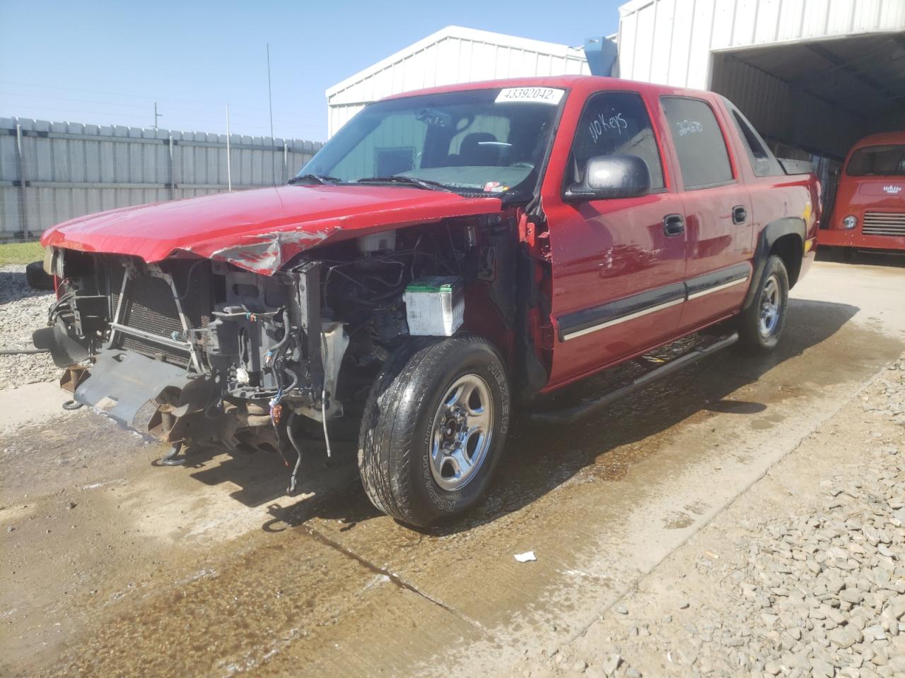 Photo 2 from auction – 2004 CHEVROLET AVALANCHE with VIN 3GNEC12TX4G195656