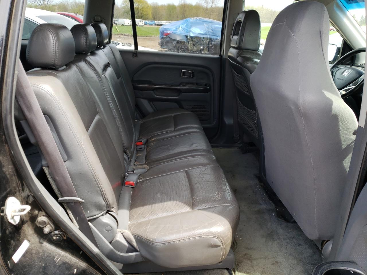 Photo 6 from auction – 2005 HONDA PILOT EXL with VIN 5FNYF18575B029253