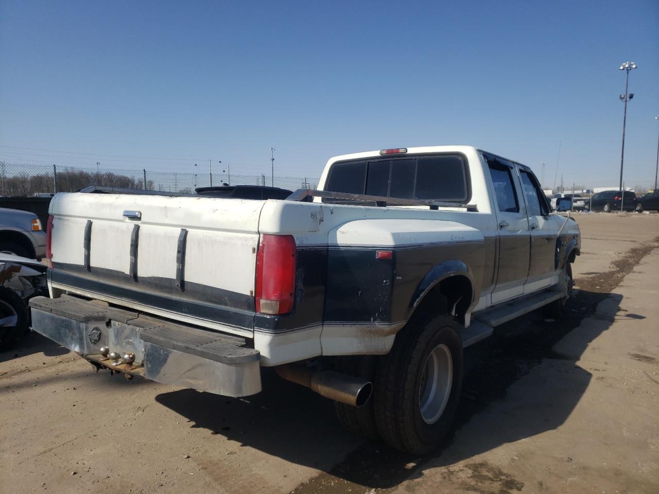 Photo 4 from auction – 1997 FORD F350 with VIN 1FTJW35F2VEA07673