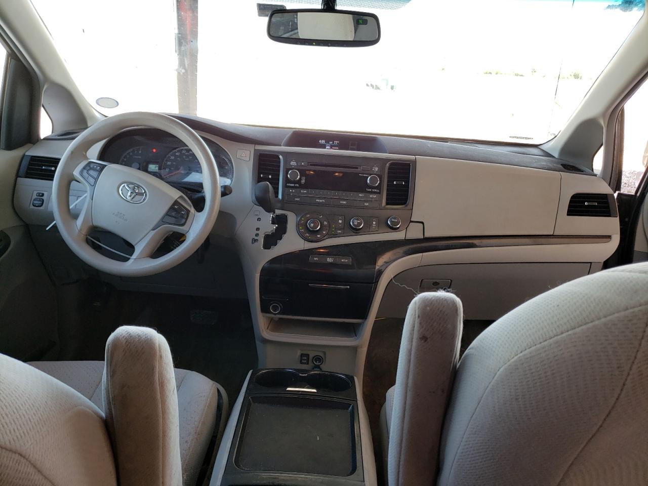 Photo 9 from auction – 2011 TOYOTA SIENNA LE with VIN 5TDKK3DC0BS154717