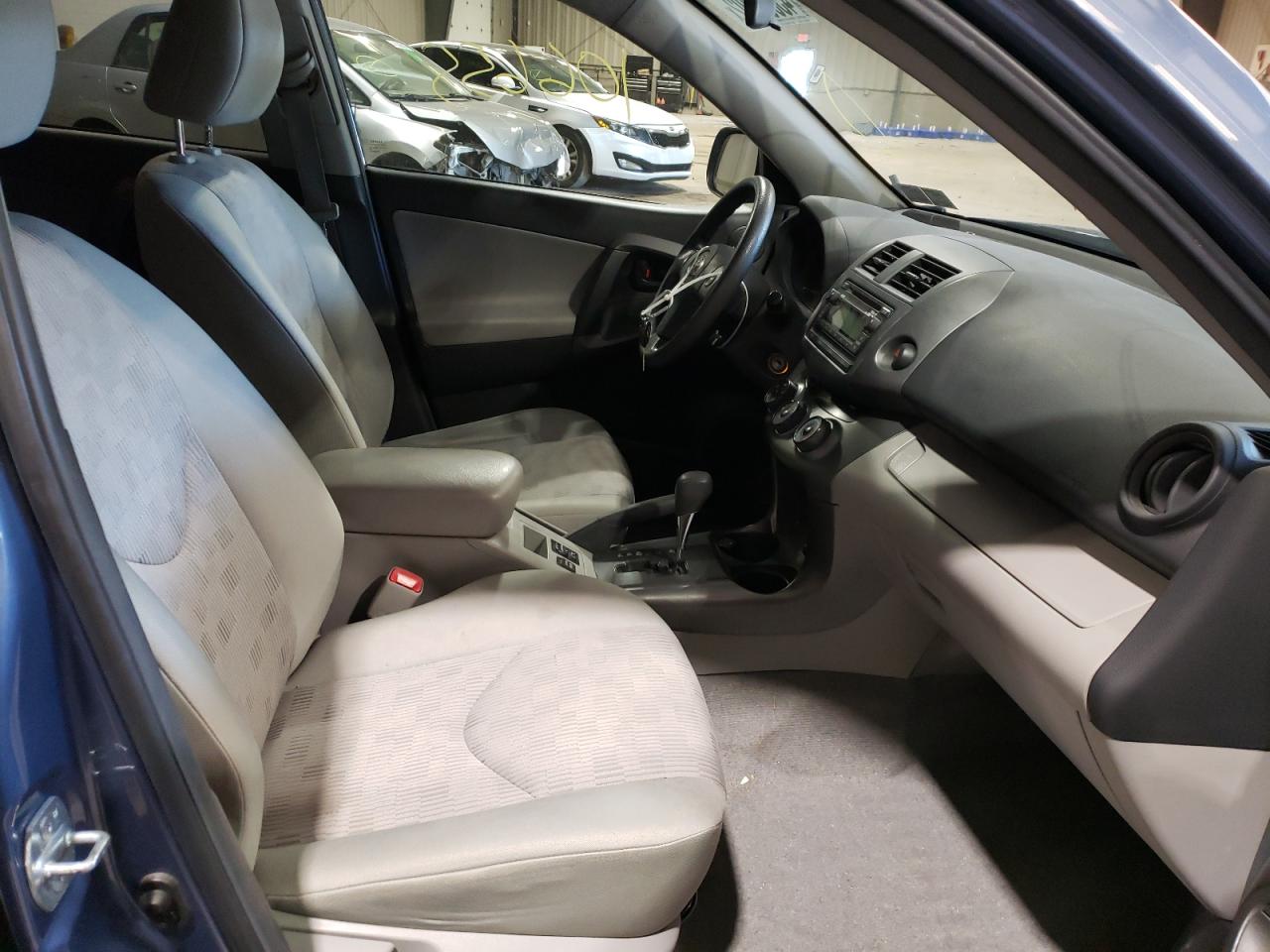 Photo 5 from auction – 2012 TOYOTA RAV4 with VIN 2T3BF4DV4CW227910