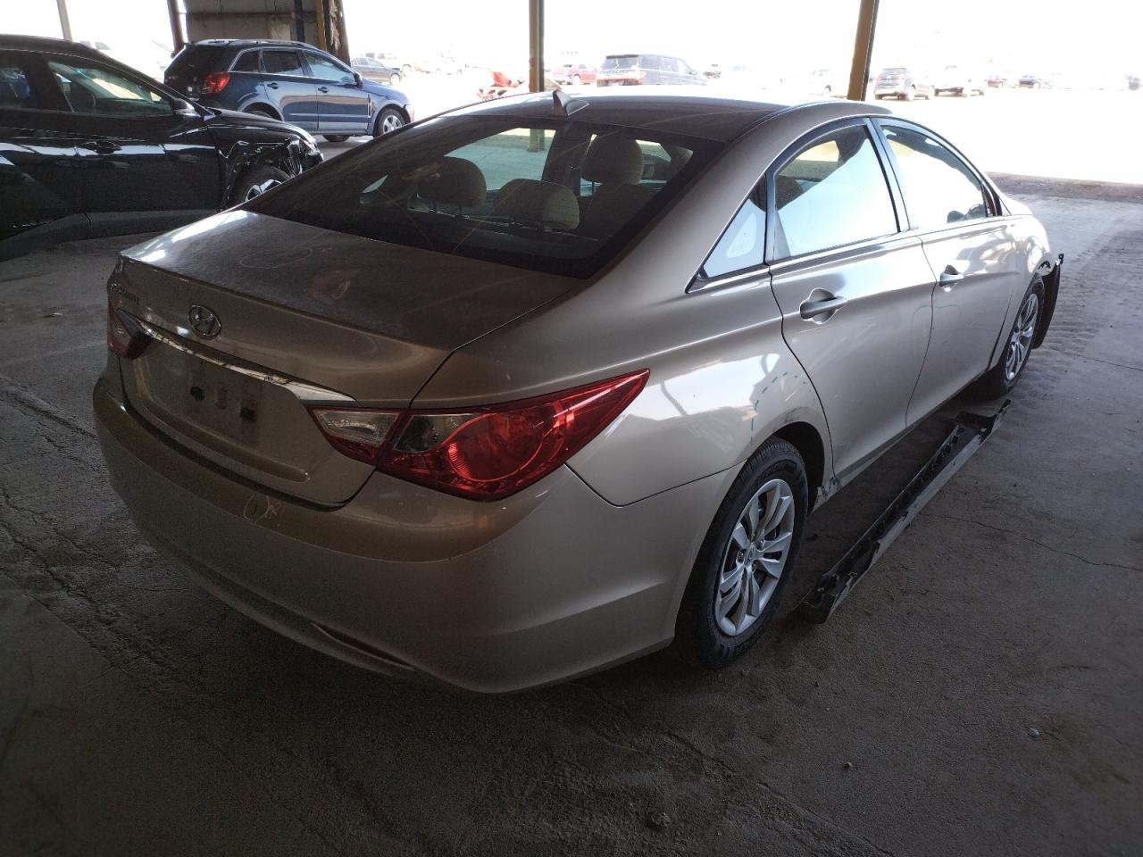 Photo 4 from auction – 2011 HYUNDAI SONATA GLS with VIN 5NPEB4AC4BH025585