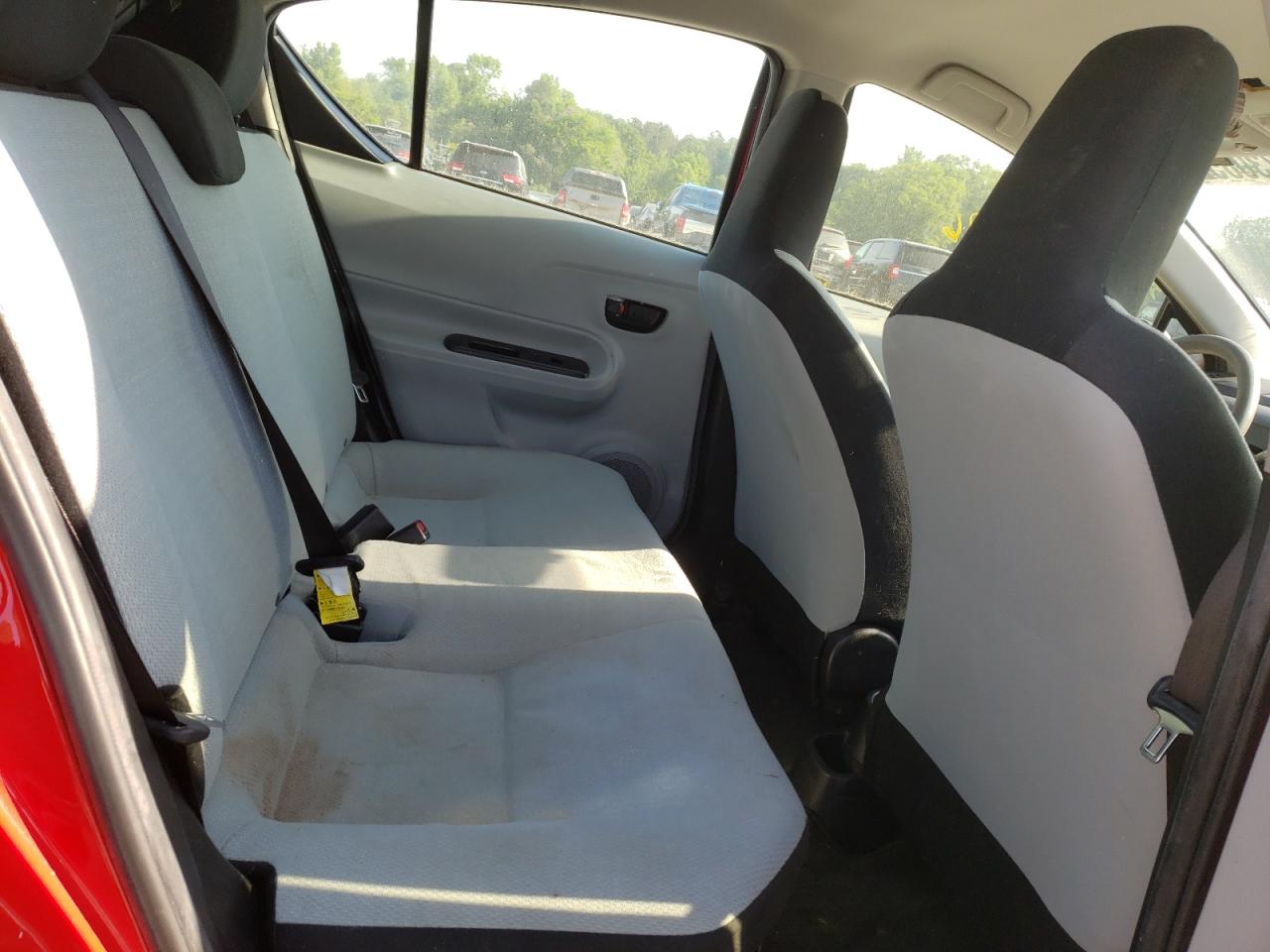 Photo 6 from auction – 2012 TOYOTA PRIUS C with VIN JTDKDTB37C1501603