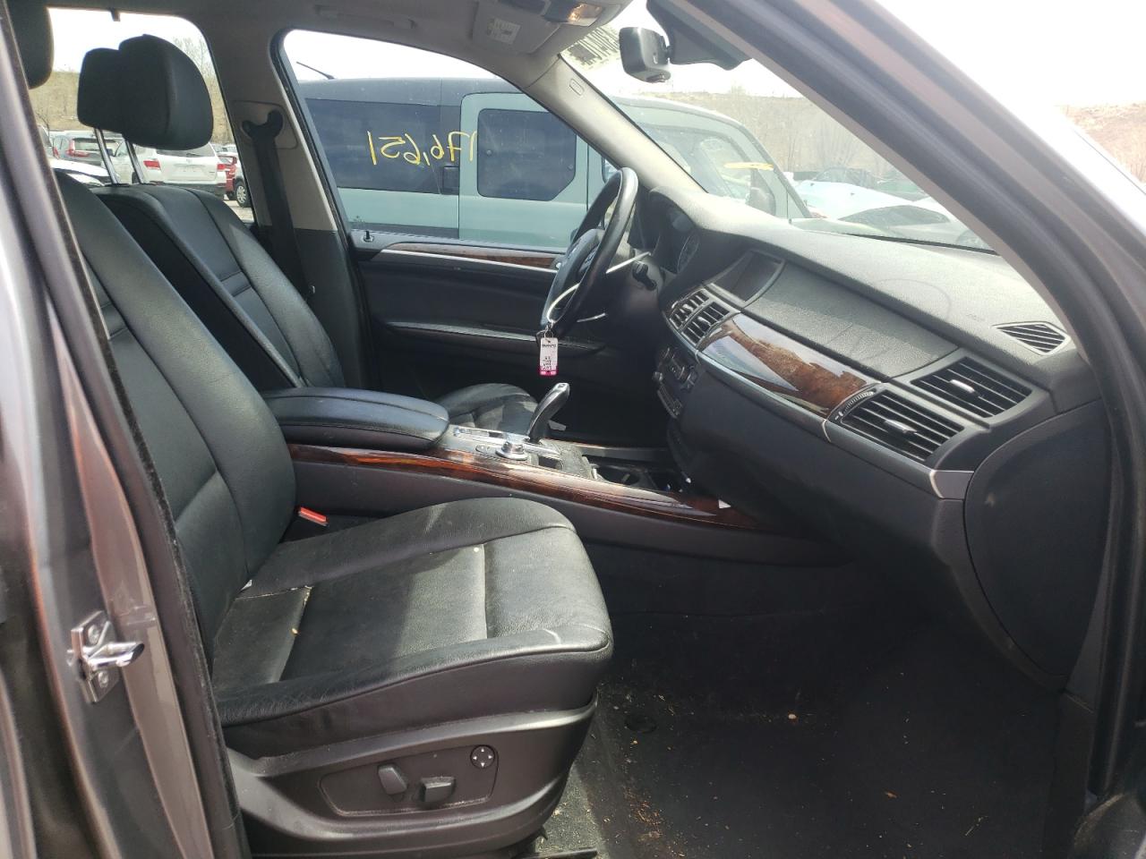 Photo 5 from auction – 2009 BMW X5 XDRIVE3 with VIN 5UXFF03589LJ97459