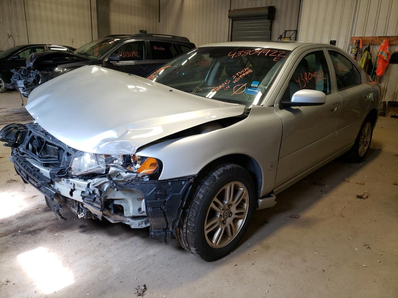 Photo 2 from auction – 2006 VOLVO S60 2.5T with VIN YV1RH592562501183
