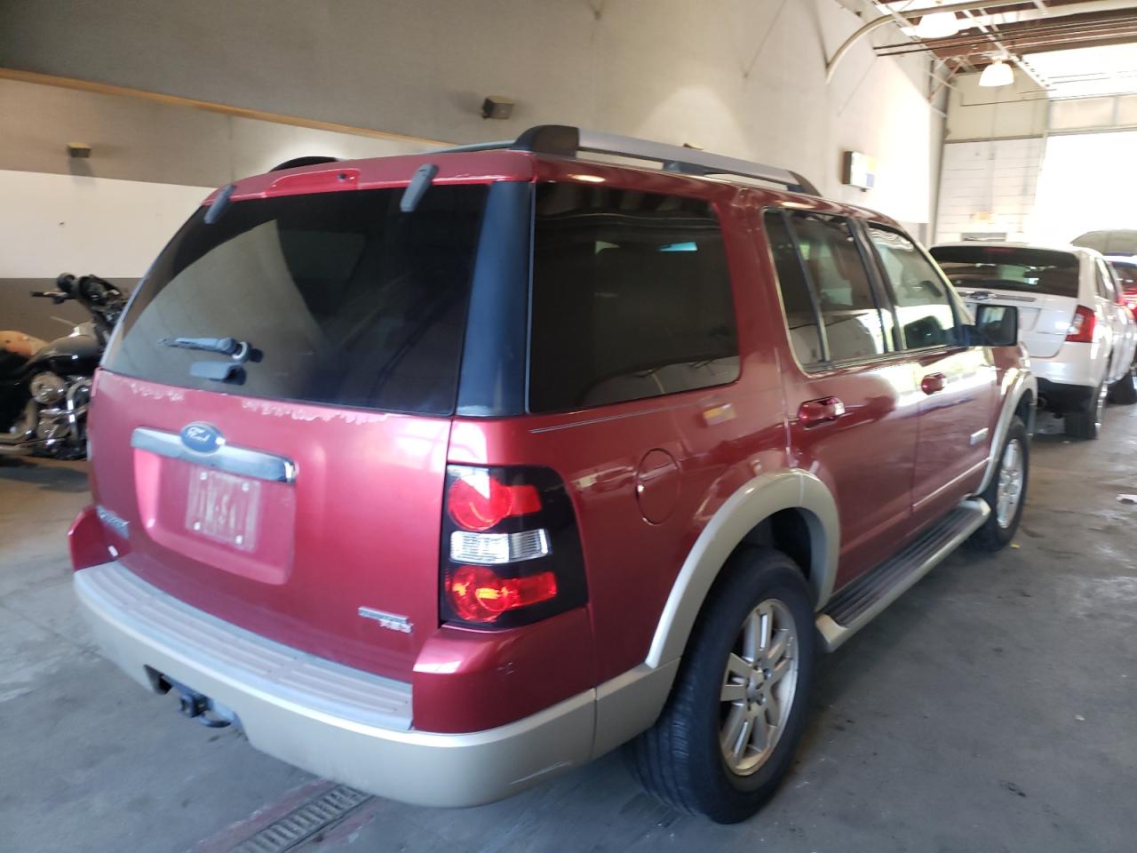 Photo 4 from auction – 2007 FORD EXPLORER E with VIN 1FMEU74E87UB72882