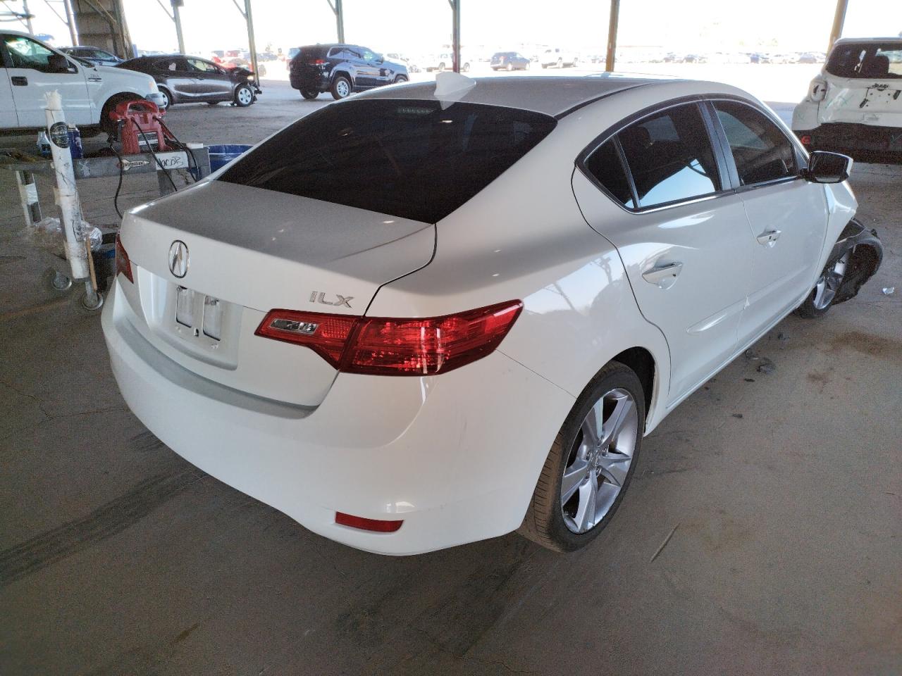 Photo 4 from auction – 2013 ACURA ILX 20 TEC with VIN 19VDE1F72DE011567