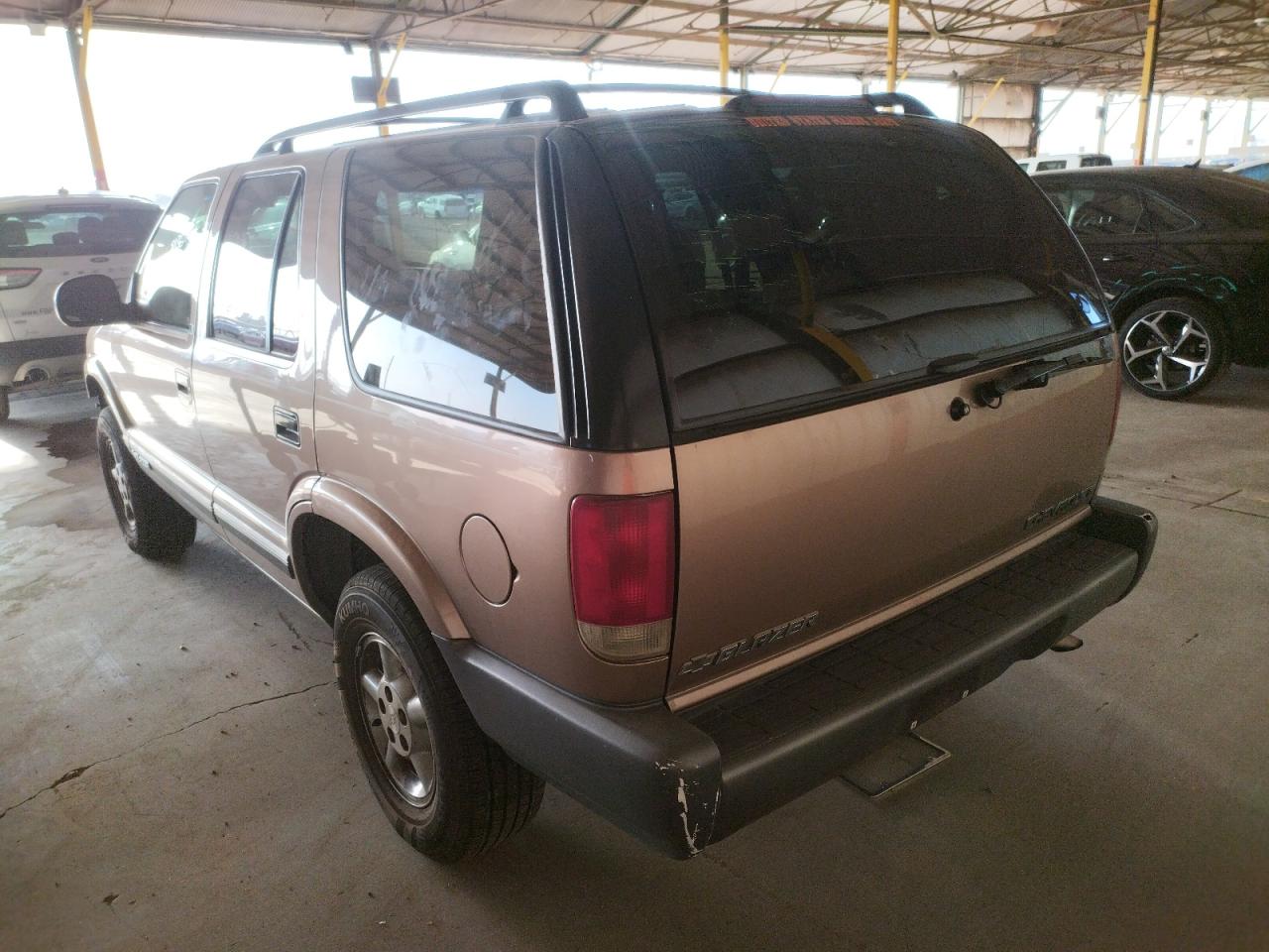 Photo 3 from auction – 1996 CHEVROLET BLAZER with VIN 1GNDT13W5T2311342