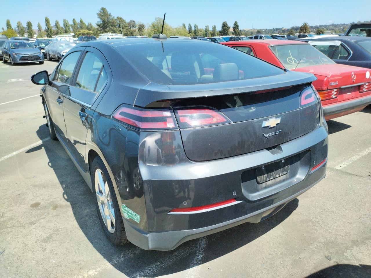 Photo 3 from auction – 2015 CHEVROLET VOLT with VIN 1G1RD6E43FU117897