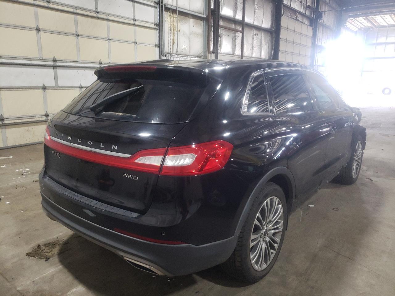 Photo 4 from auction – 2016 LINCOLN MKX RESERV with VIN 2LMTJ8LR0GBL30135