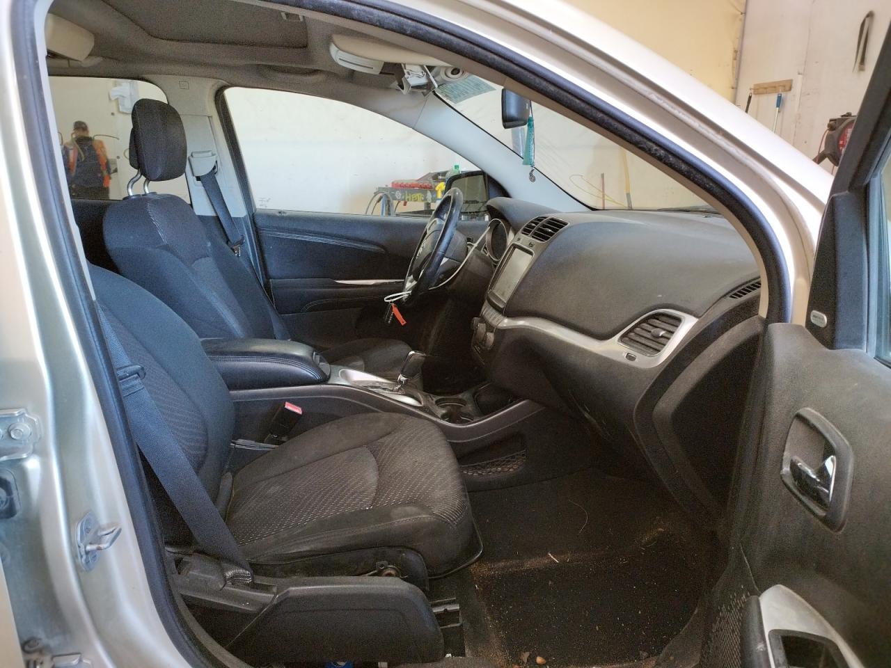 Photo 5 from auction – 2011 DODGE JOURNEY CR with VIN 3D4PH3FG4BT513631
