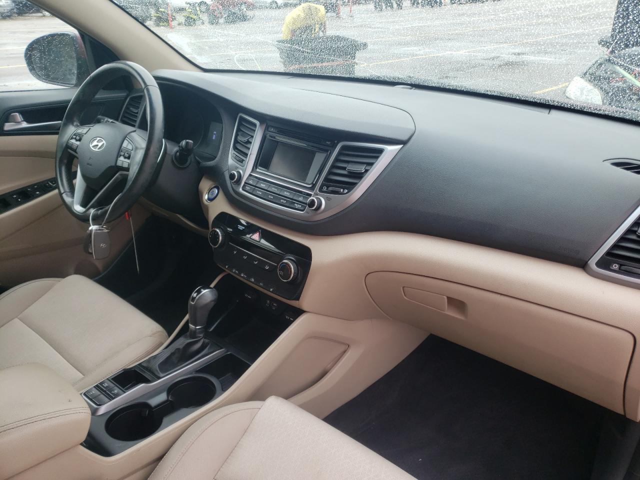 Zdjęcie 9 z aukcji – 2016 HYUNDAI TUCSON LIM z VIN KM8J3CA21GU043824