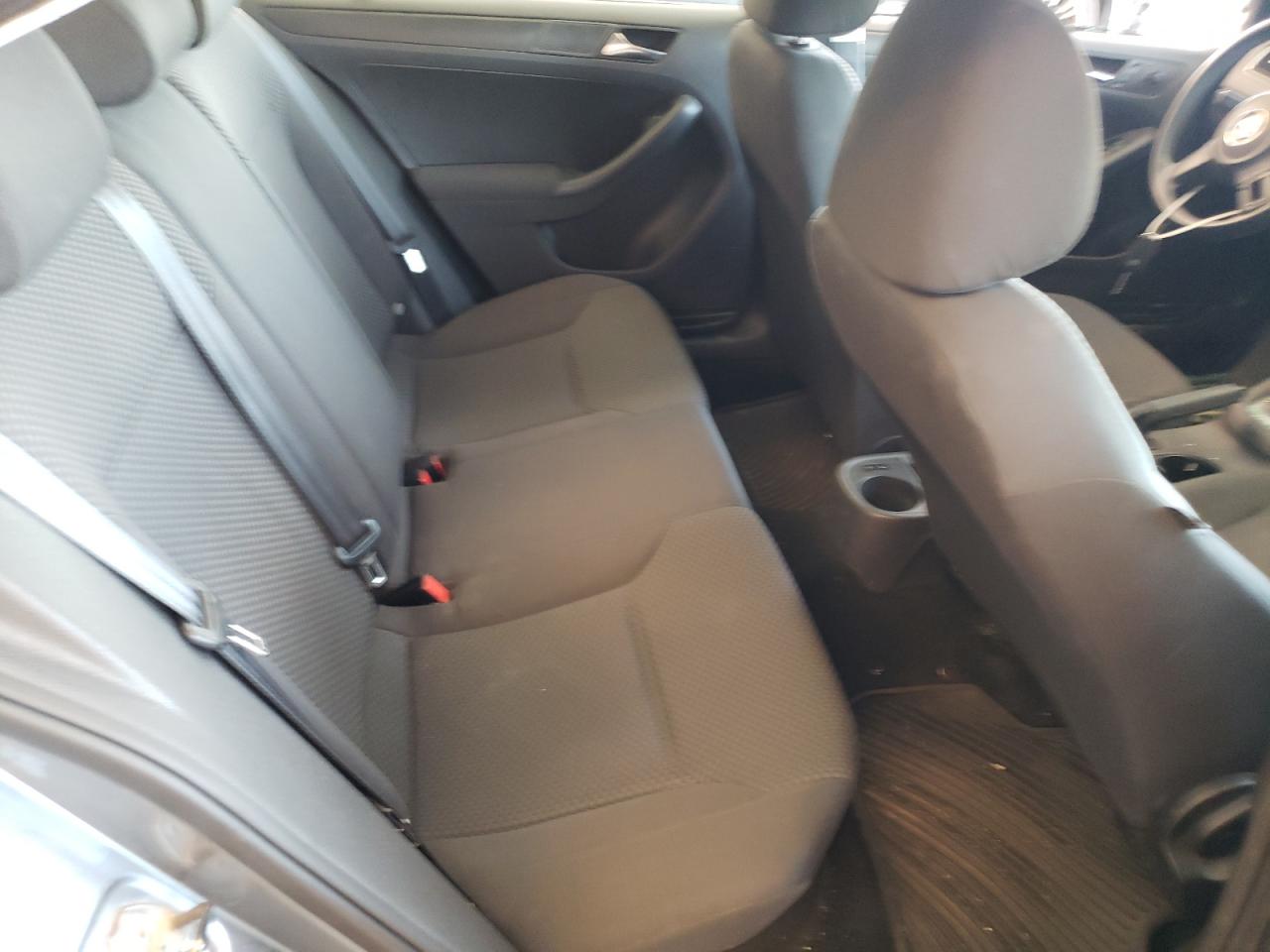Photo 6 from auction – 2011 VOLKSWAGEN JETTA BASE with VIN 3VW2K7AJ8BM092636