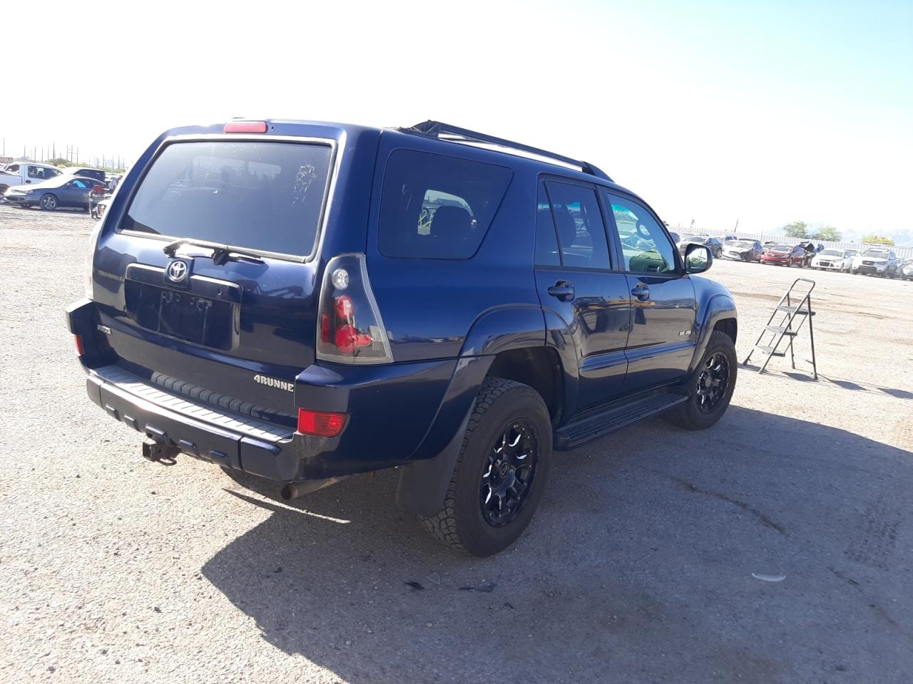 Photo 4 from auction – 2005 TOYOTA 4RUNNER SR with VIN JTEBU14RX58032924