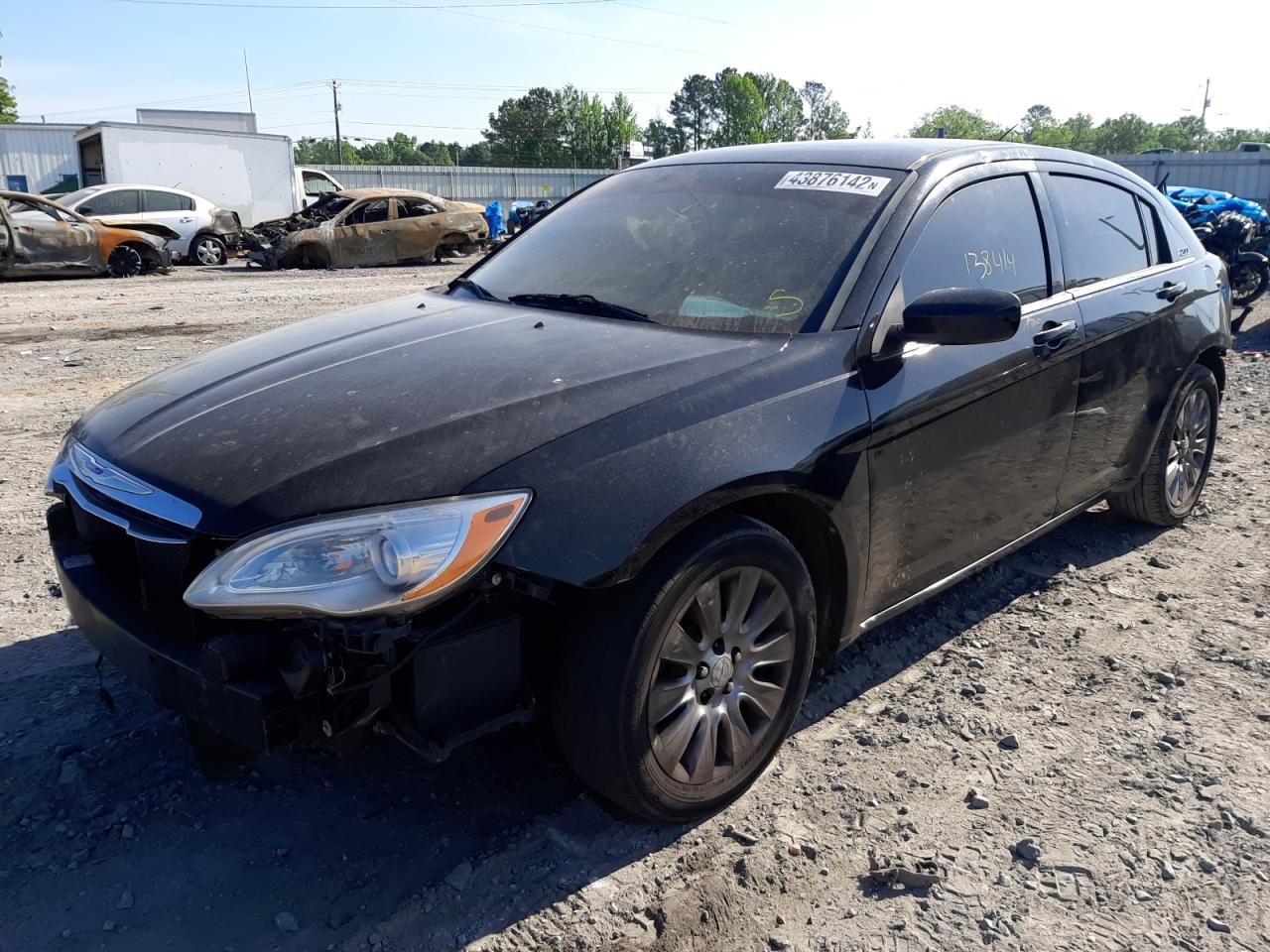 Photo 2 from auction – 2013 CHRYSLER 200 LX with VIN 1C3CCBABXDN561156