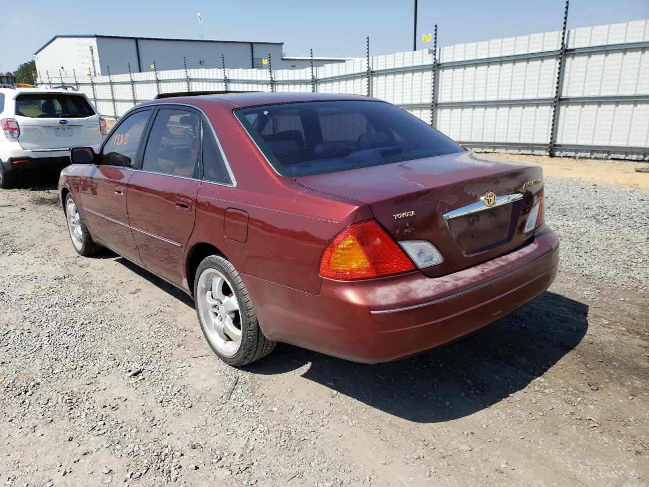 Photo 3 from auction – 2000 TOYOTA AVALON XL with VIN 4T1BF28B1YU075587