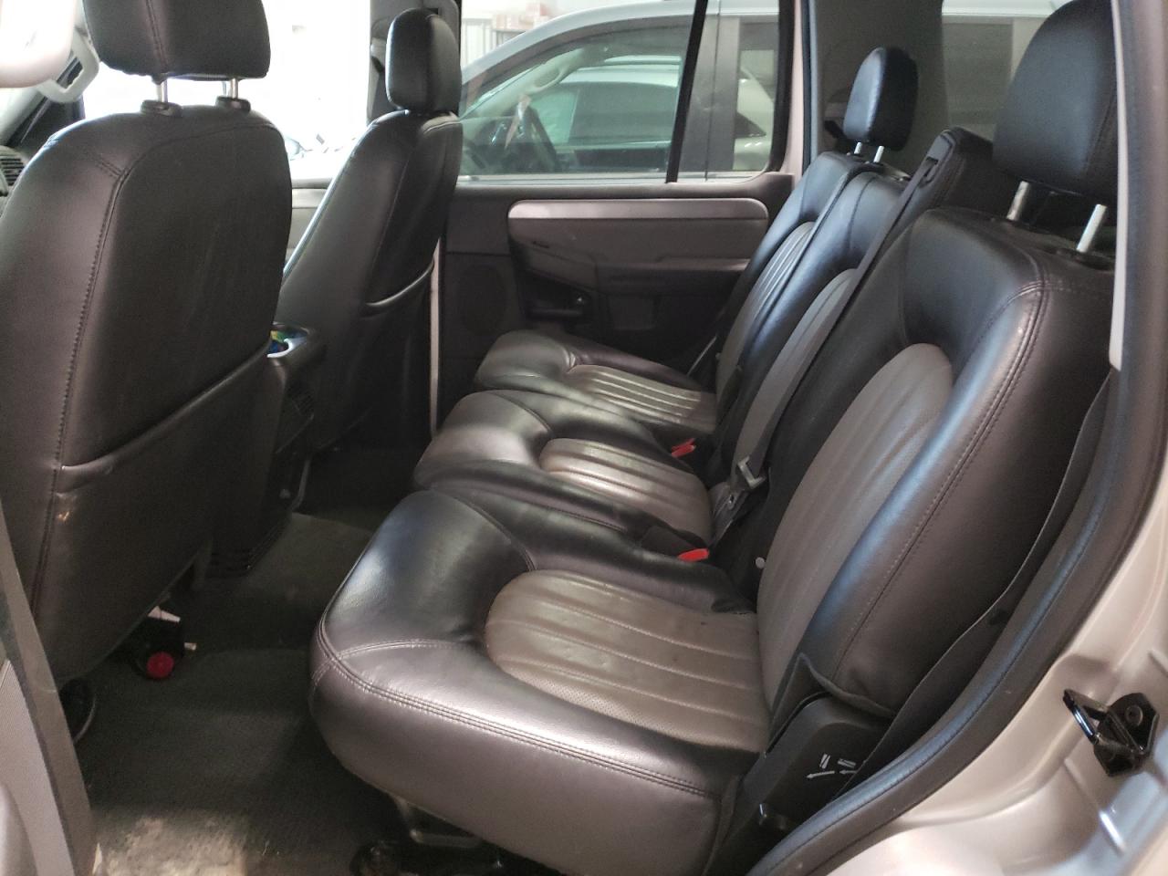 Photo 6 from auction – 2005 MERCURY MOUNTAINEE with VIN 4M2ZU86W65ZJ03409