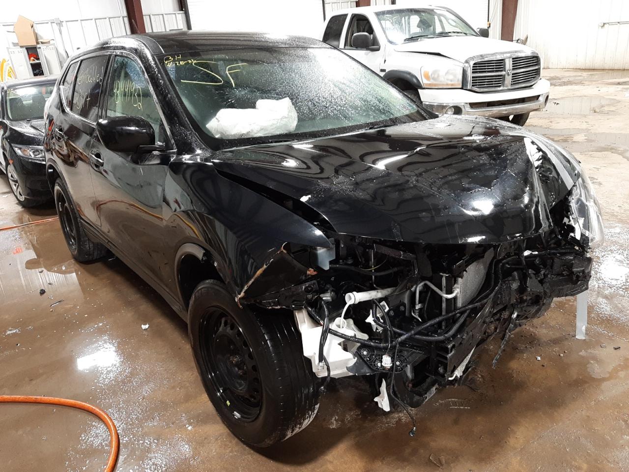 NISSAN ROGUE S 2016 with VIN KNMAT2MV9GP684156 - Photo from auction