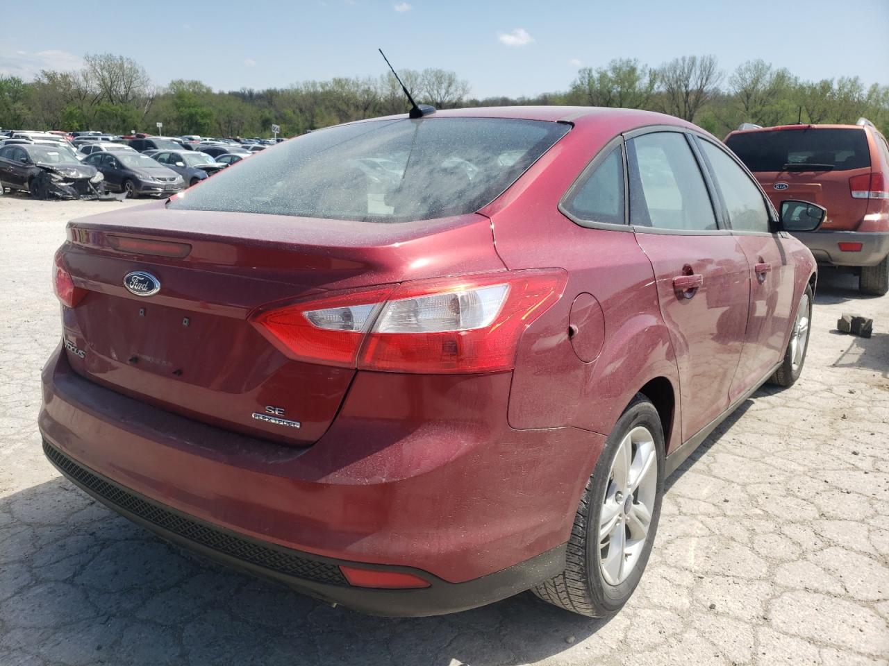 Photo 4 from auction – 2014 FORD FOCUS SE with VIN 1FADP3F29EL324678