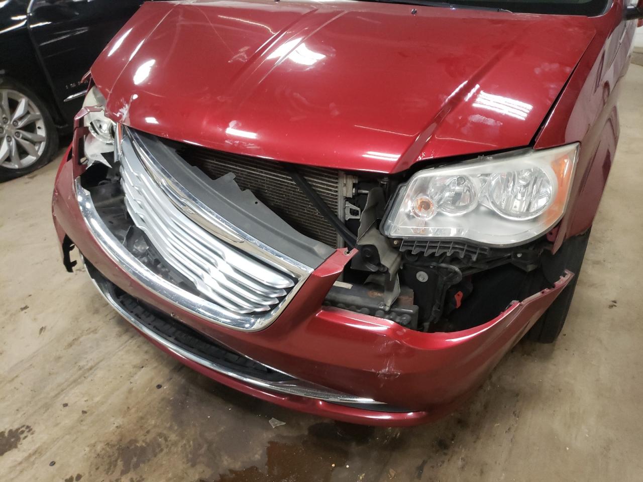 Photo 9 from auction – 2013 CHRYSLER TOWN & COU with VIN 2C4RC1BG3DR565725