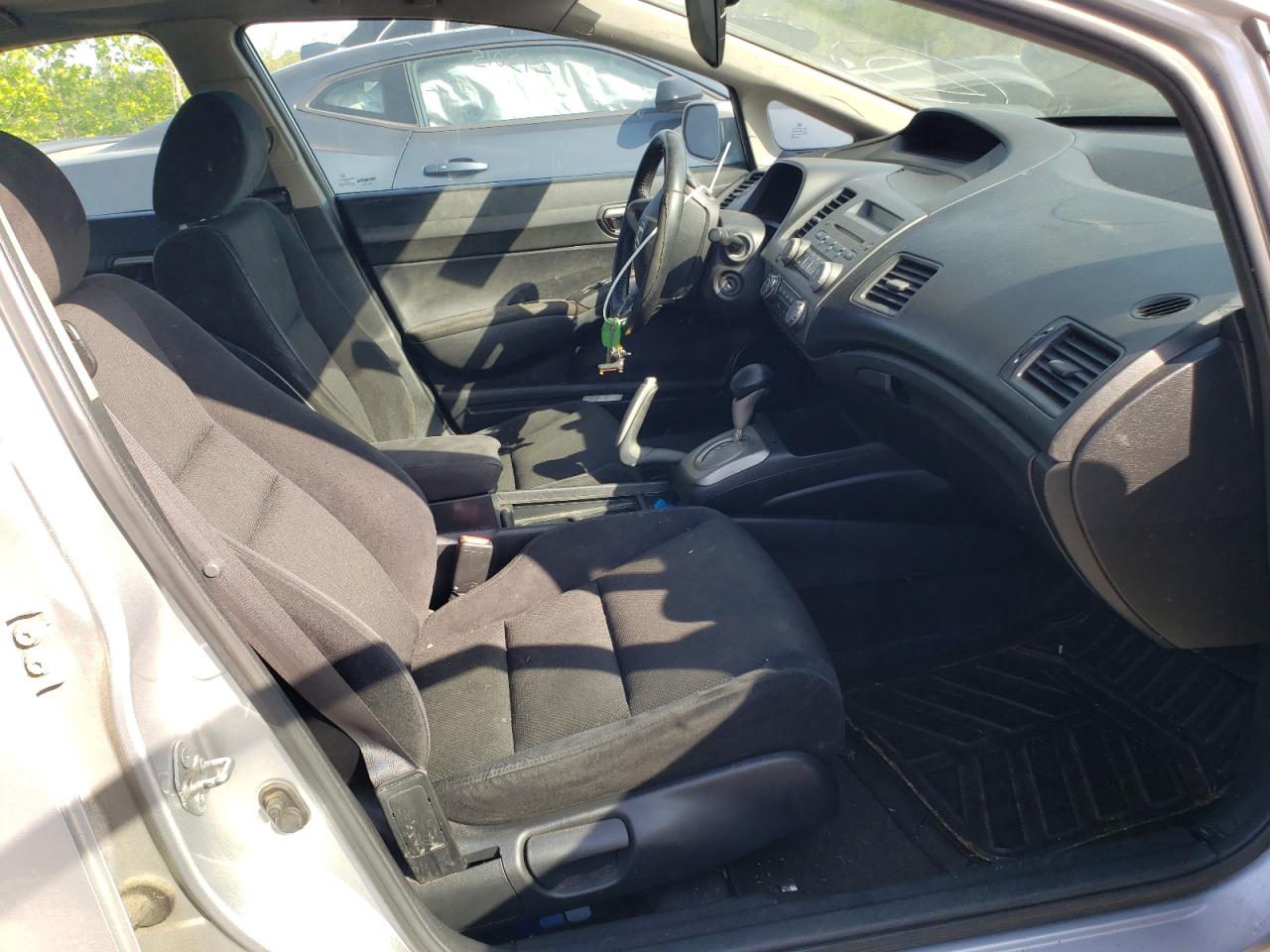 Photo 5 from auction – 2010 HONDA CIVIC LX-S with VIN 19XFA1F6XAE033041