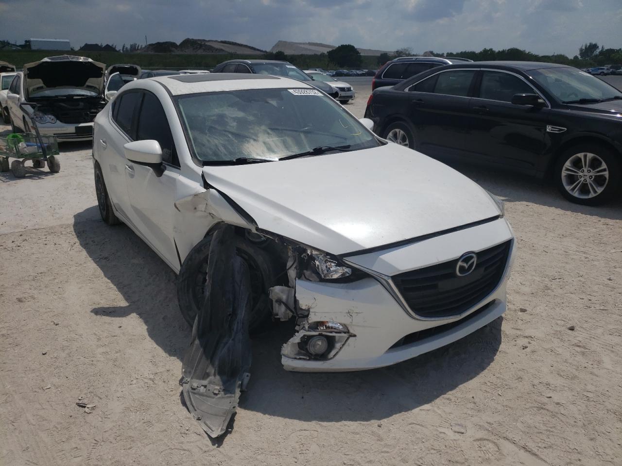 MAZDA 3 TOURING 2016 with VIN 3MZBM1W73GM258167 - Photo from auction