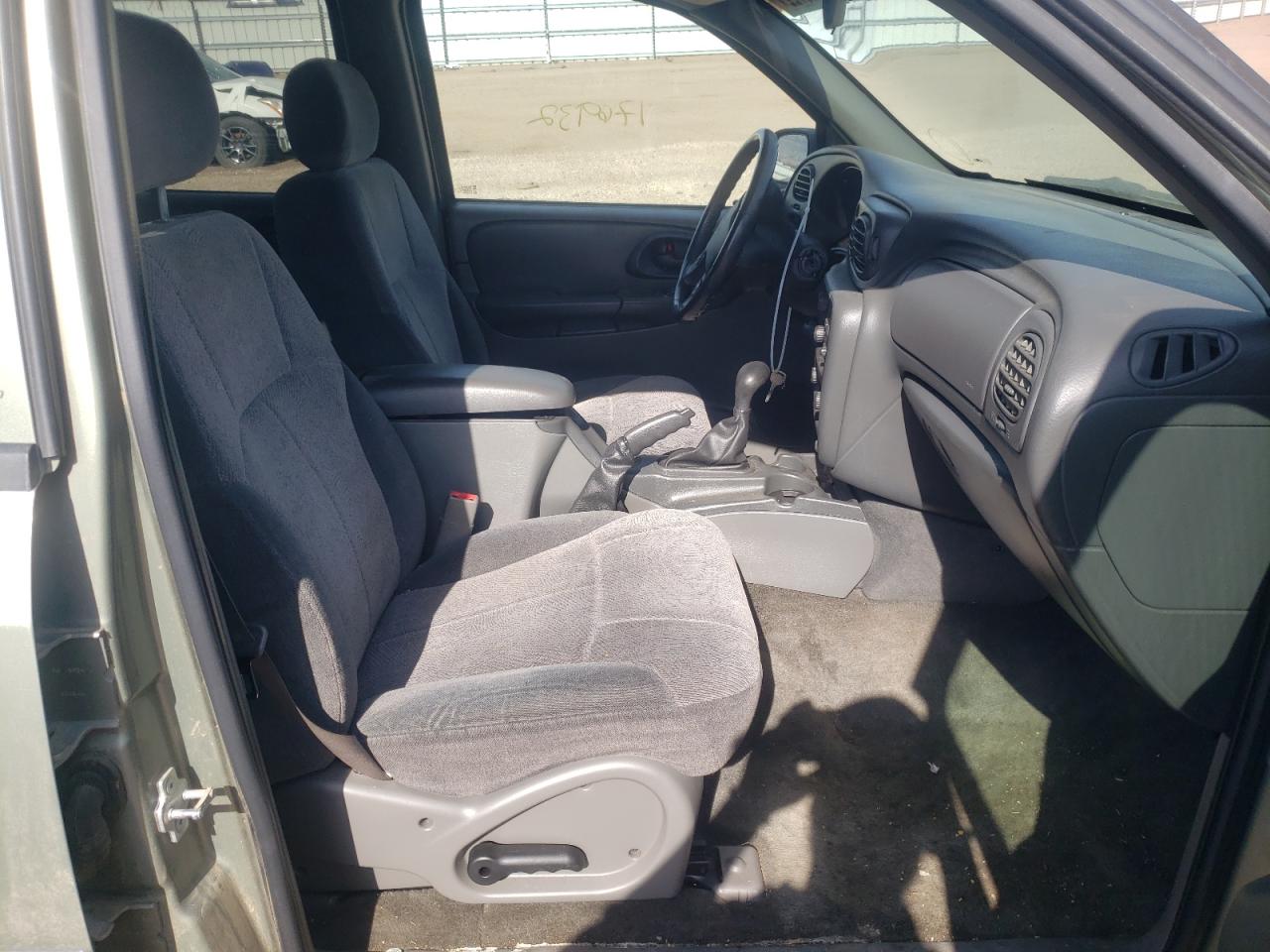 Photo 5 from auction – 2004 CHEVROLET TRAILBLAZE with VIN 1GNDT13S042396511