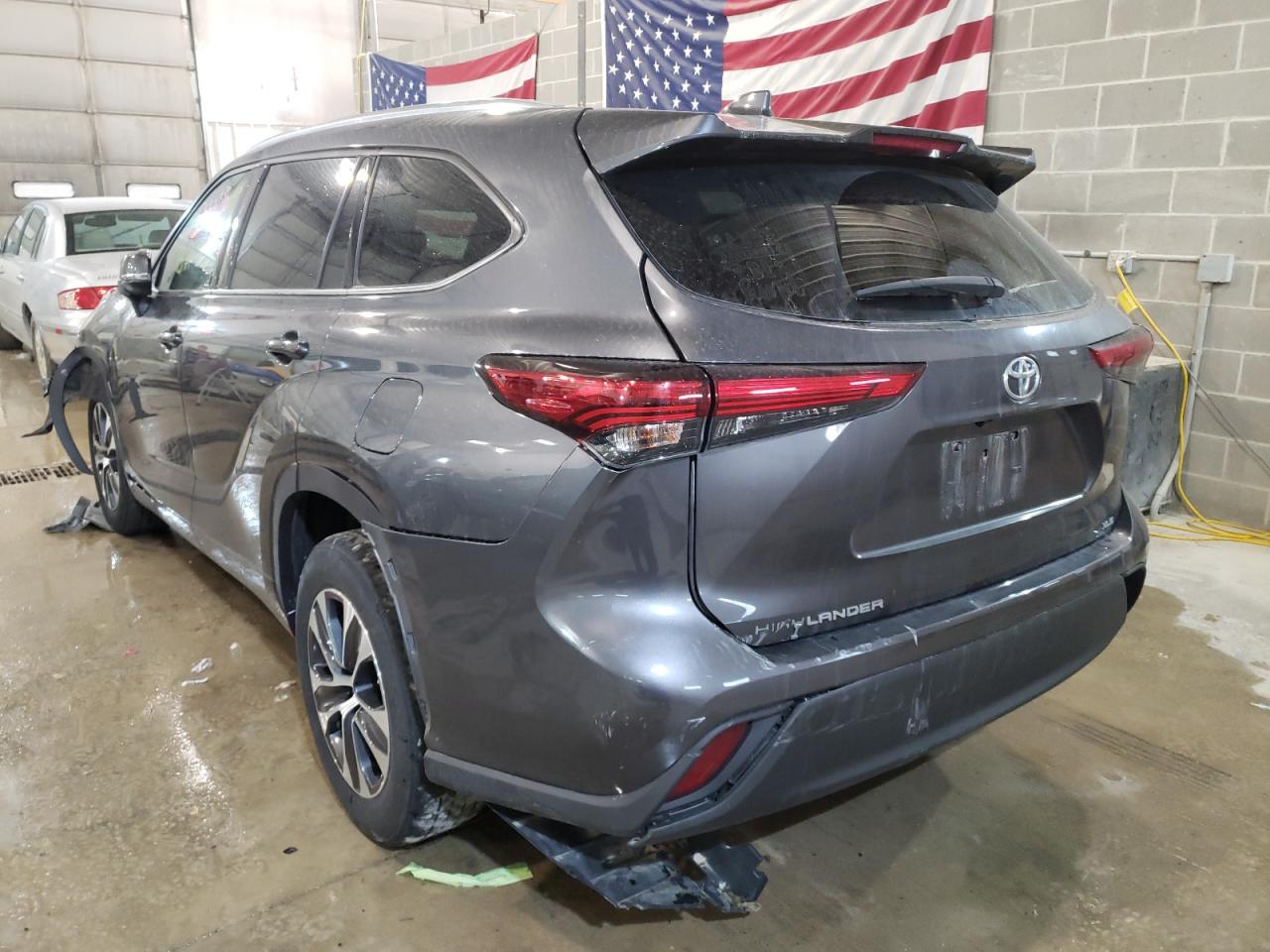 Photo 3 from auction – 2020 TOYOTA HIGHLANDER with VIN 5TDGZRAH6LS005301