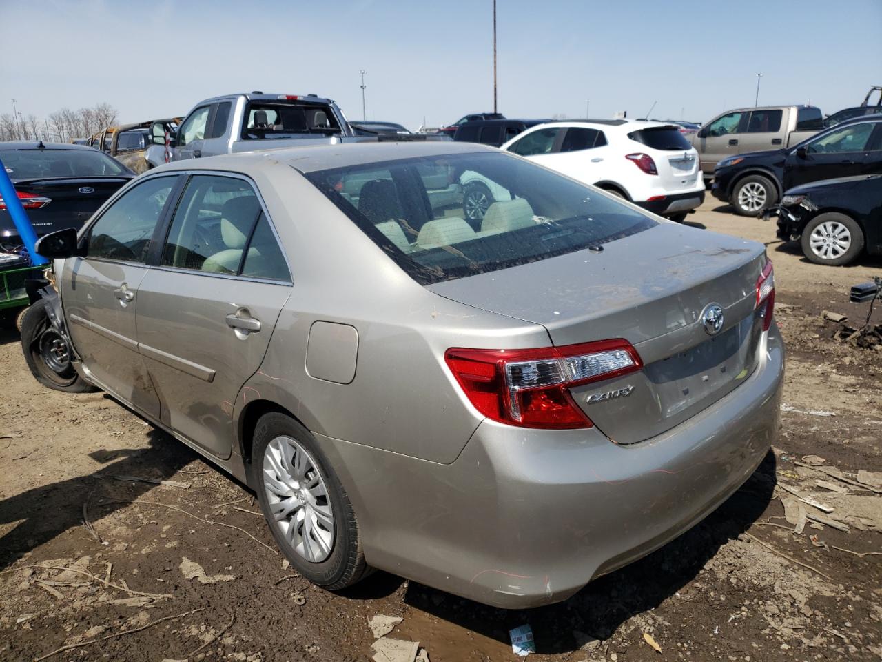 Photo 3 from auction – 2014 TOYOTA CAMRY L with VIN 4T4BF1FK6ER443356