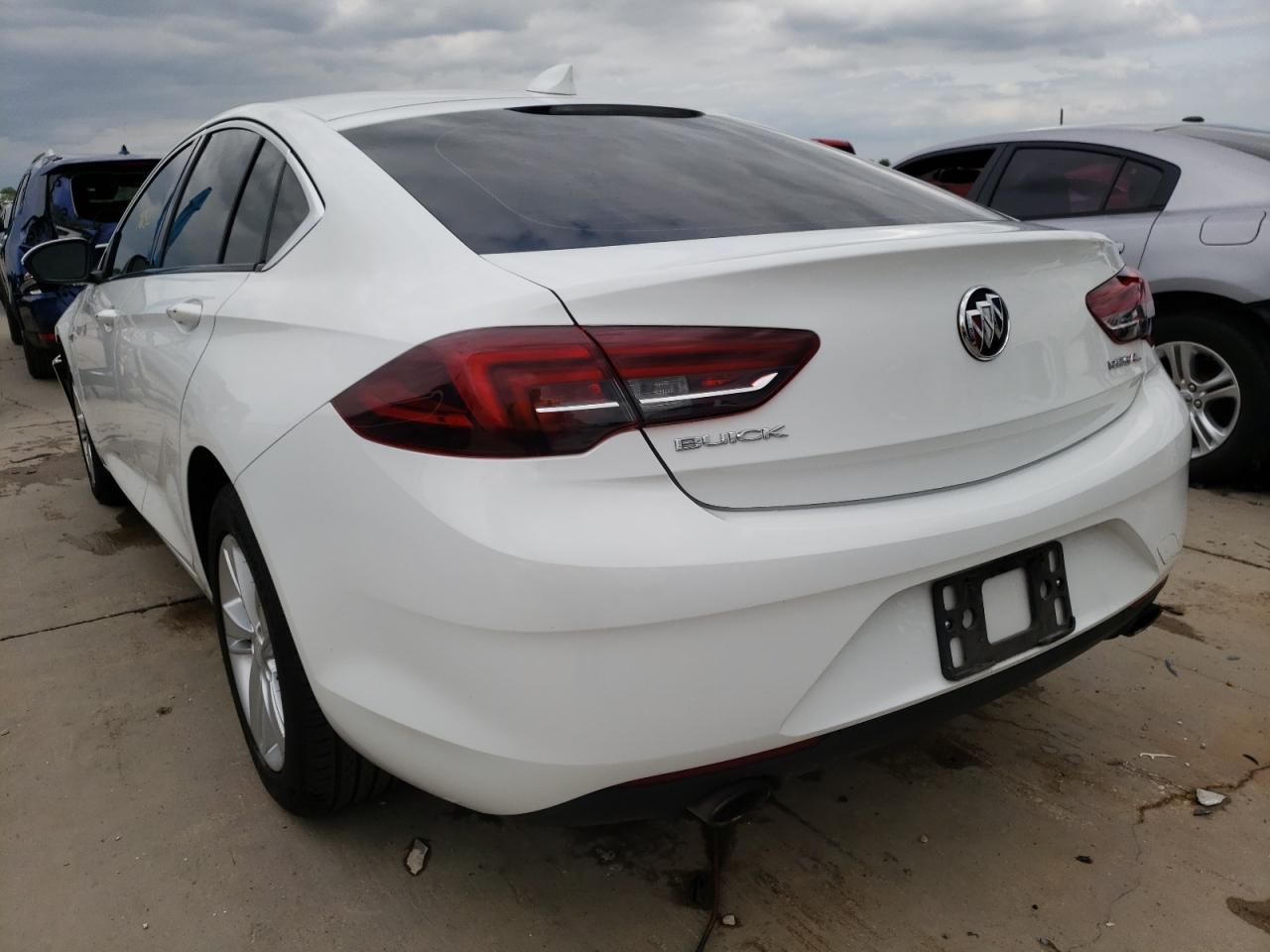 Фото 3 с аукциона – 2018 BUICK REGAL PREF с VIN W04GL6SX2J1127941