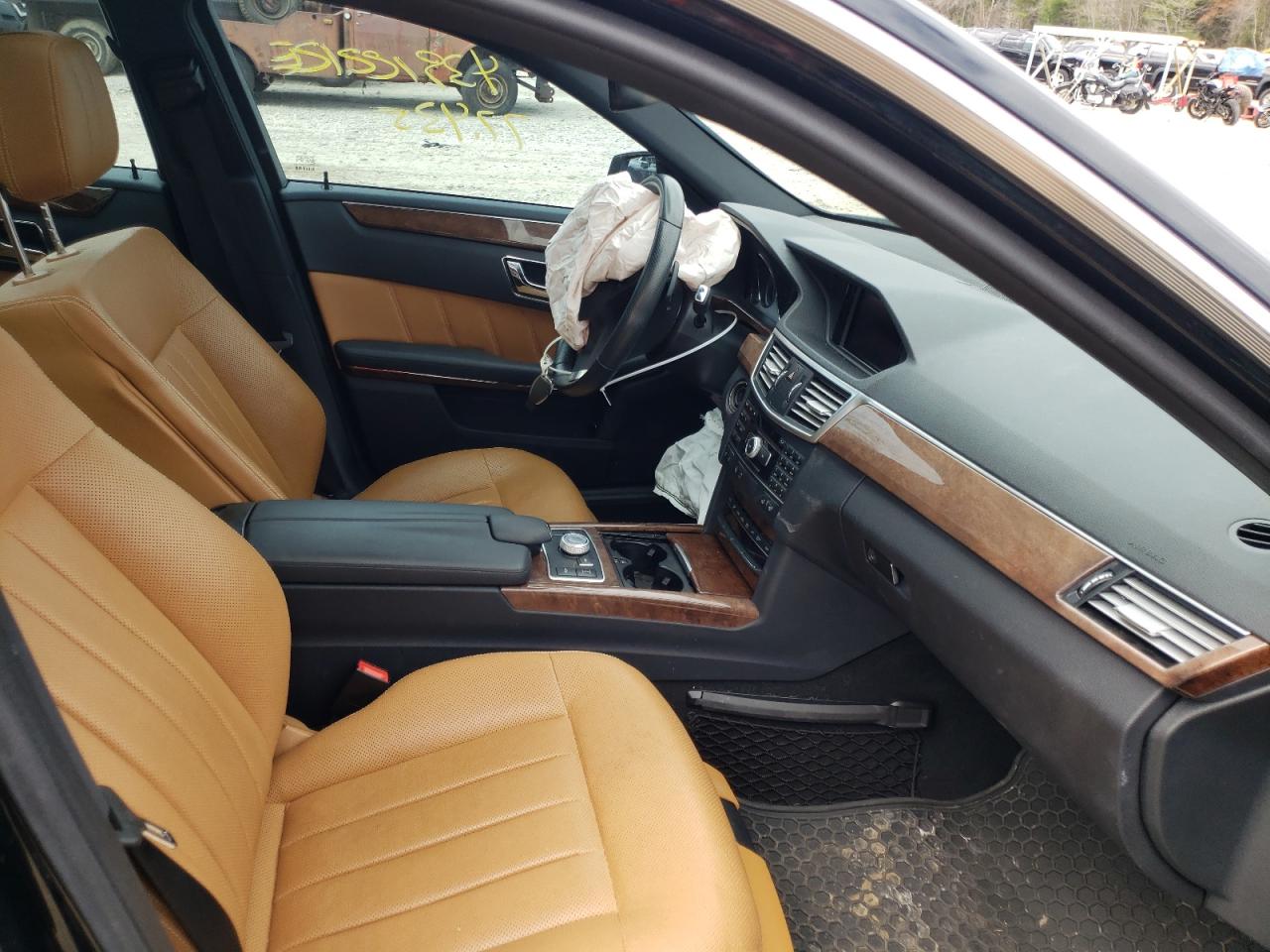Photo 5 from auction – 2011 MERCEDES-BENZ E 550 4MAT with VIN WDDHF9AB7BA469630